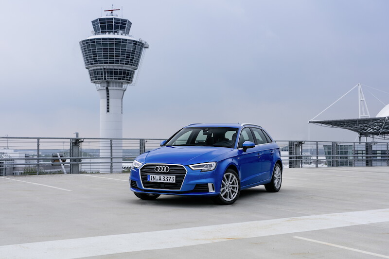 Audi A3 Sportback - niebieski Ara