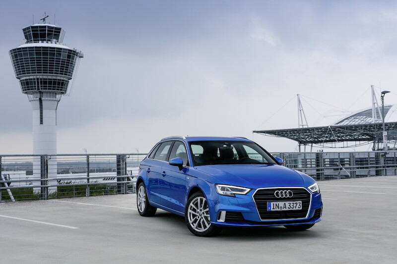 Audi A3 Sportback - niebieski Ara