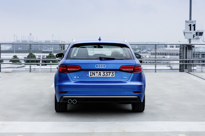Audi A3 Sportback - niebieski Ara