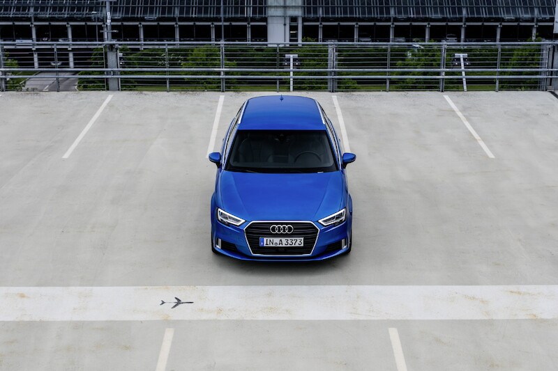 Audi A3 Sportback - niebieski Ara