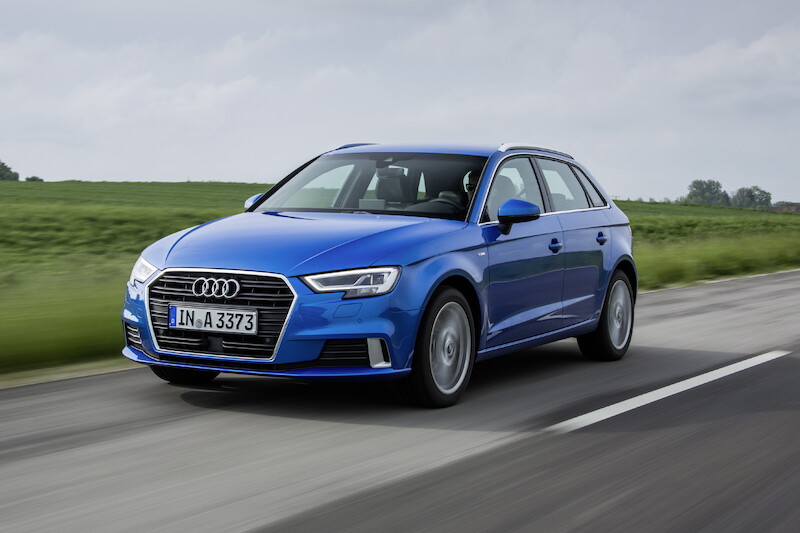 Audi A3 Sportback - niebieski Ara