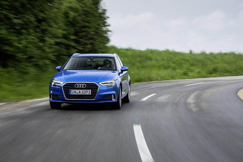 Audi A3 Sportback - niebieski Ara