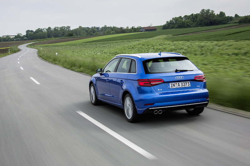 Audi A3 Sportback - niebieski Ara