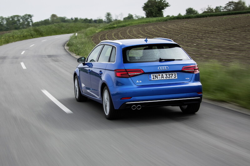 Audi A3 Sportback - niebieski Ara