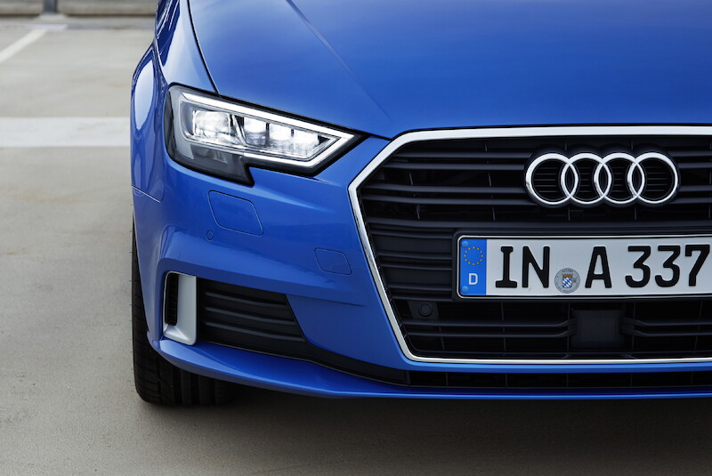Audi A3 Sportback - niebieski Ara