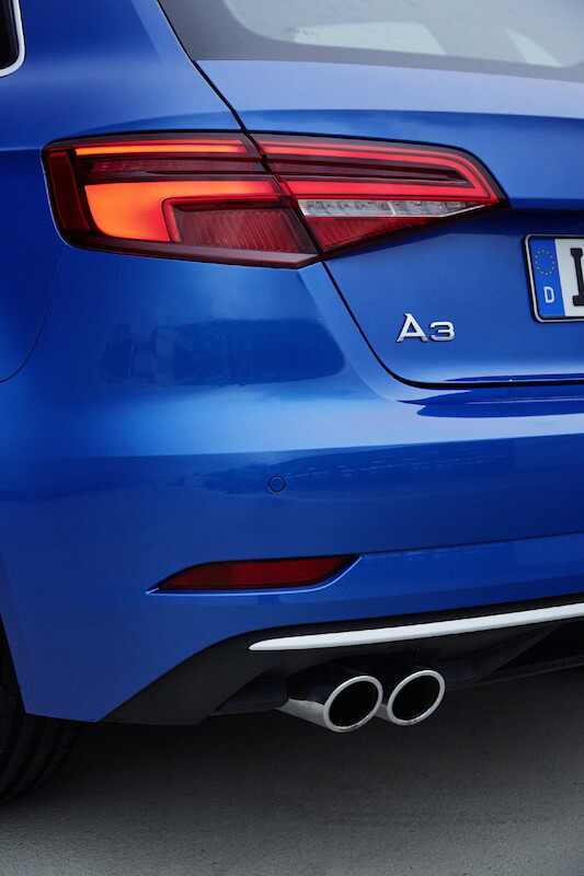 Audi A3 Sportback - niebieski Ara