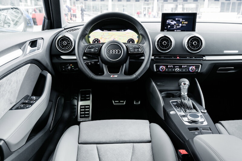 Audi A3 Sportback - niebieski Ara