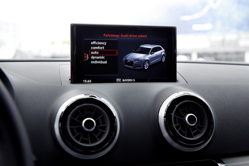 Audi A3 Sportback - niebieski Ara
