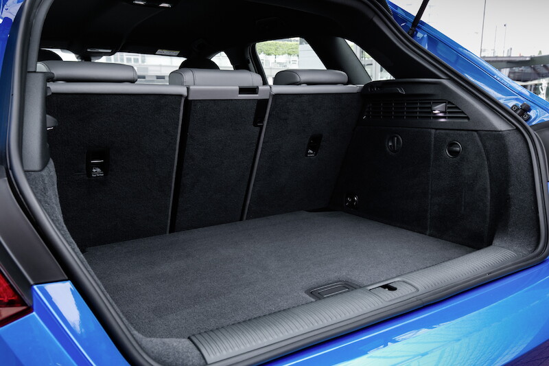 Audi A3 Sportback - niebieski Ara