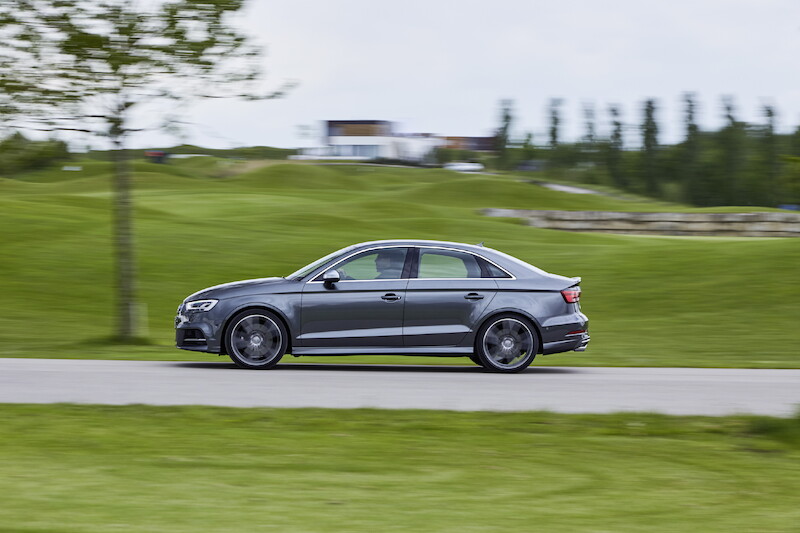 Audi S3 Limousine - szary Daytona