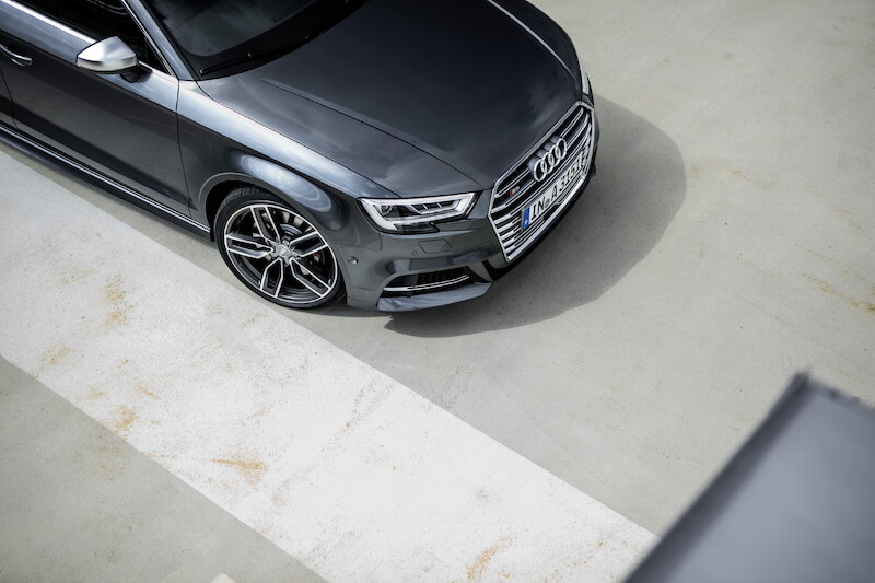 Audi S3 Limousine - szary Daytona