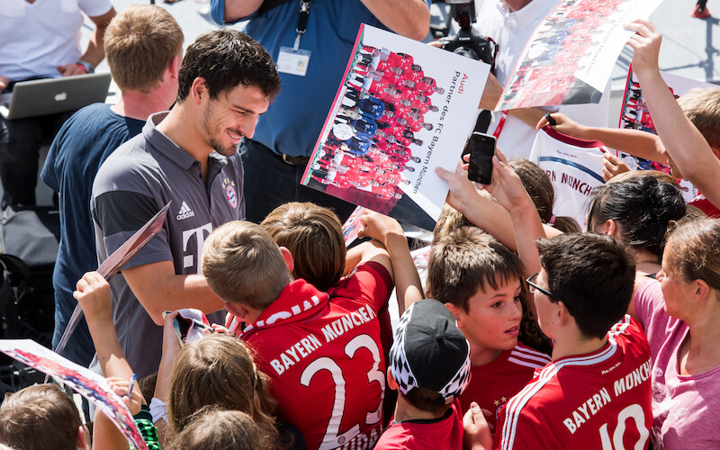 Robert Lewandowski i FC Bayern rozpoczynają nowy sezon za kierownicami Audi