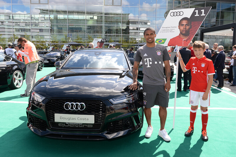 Robert Lewandowski i FC Bayern rozpoczynają nowy sezon za kierownicami Audi