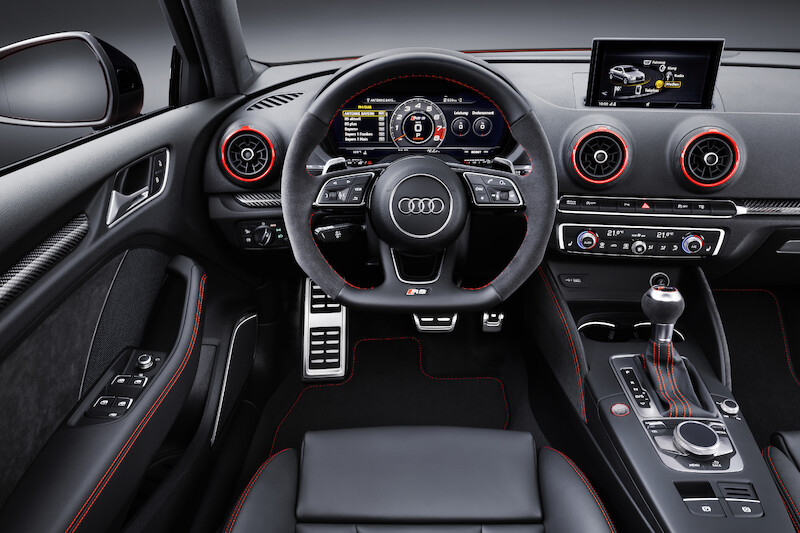 Pole position w segmencie aut kompaktowych: Audi RS 3 Limousine