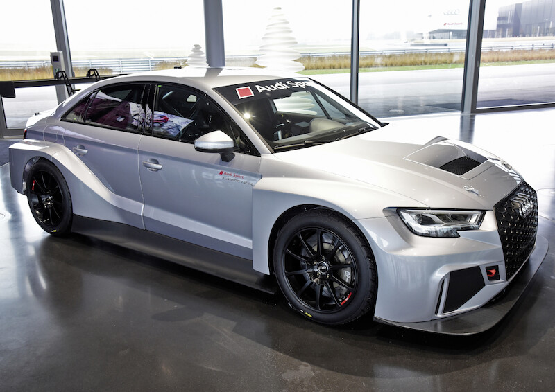 Pierwsze egzemplarze Audi RS 3 LMS trafiły do klientów