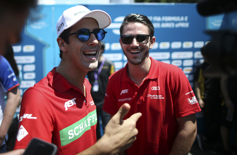 Kierowca Audi, Lucas di Grassi, na podium w Buenos Aires
