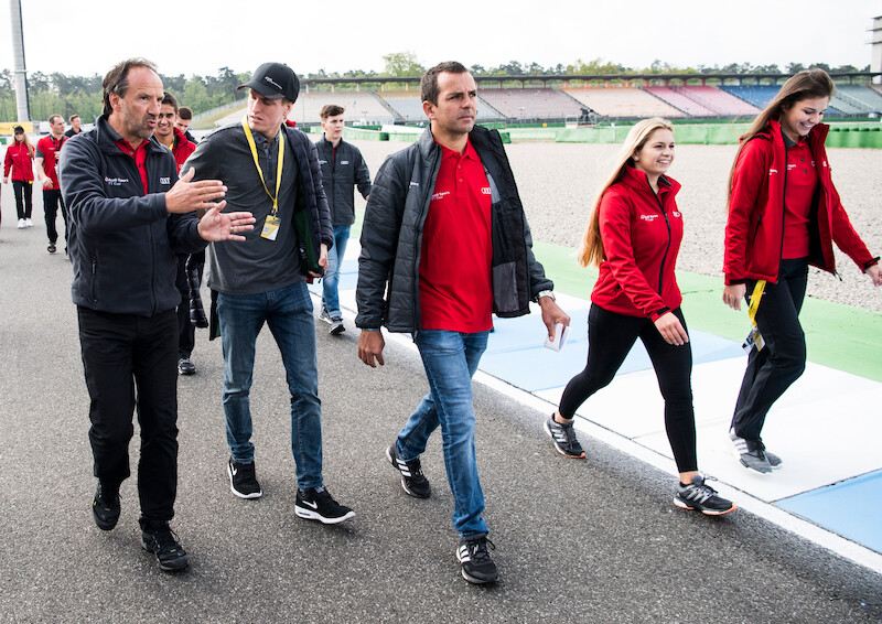 Philip Ellis zwycięża w obu wyścigach pucharu Audi Sport TT Cup