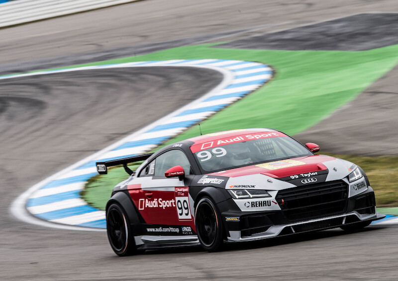 Philip Ellis zwycięża w obu wyścigach pucharu Audi Sport TT Cup