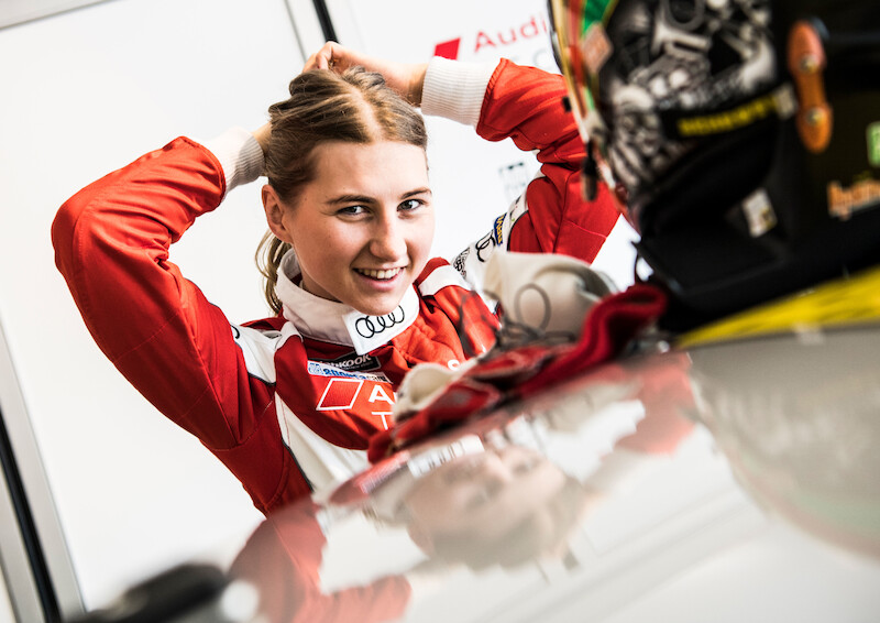 Philip Ellis zwycięża w obu wyścigach pucharu Audi Sport TT Cup