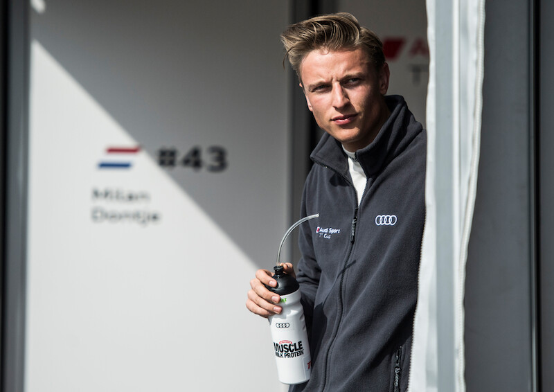 Philip Ellis zwycięża w obu wyścigach pucharu Audi Sport TT Cup