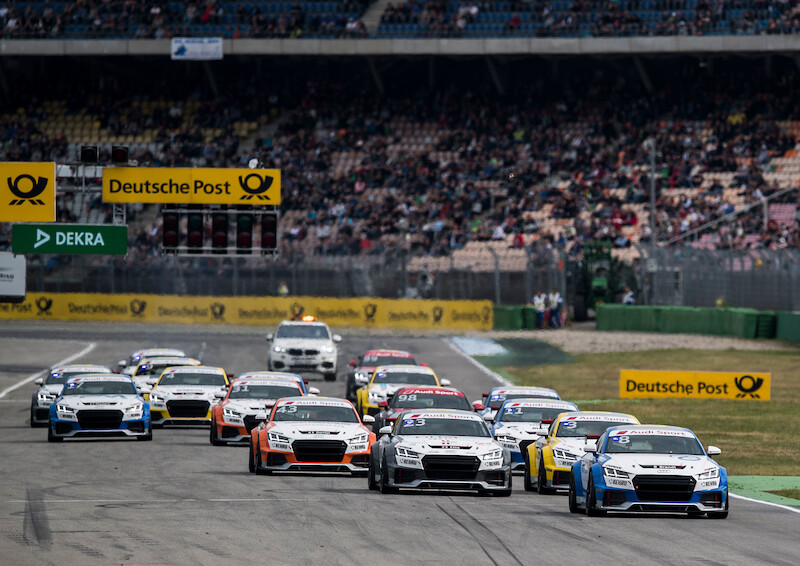 Philip Ellis zwycięża w obu wyścigach pucharu Audi Sport TT Cup