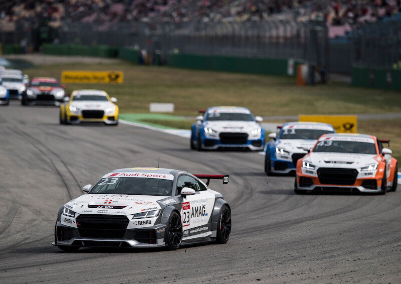 Philip Ellis zwycięża w obu wyścigach pucharu Audi Sport TT Cup