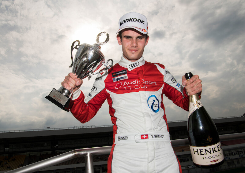 Philip Ellis zwycięża w obu wyścigach pucharu Audi Sport TT Cup