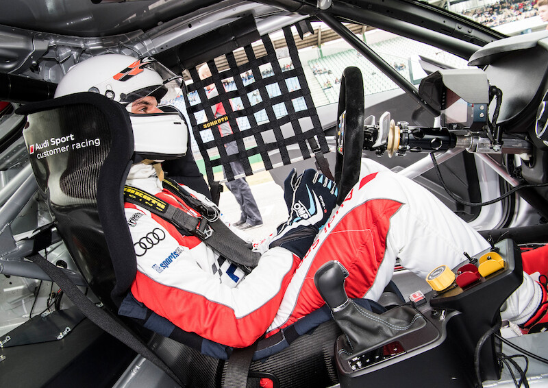 Philip Ellis zwycięża w obu wyścigach pucharu Audi Sport TT Cup