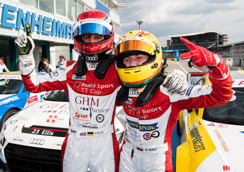 Philip Ellis zwycięża w obu wyścigach pucharu Audi Sport TT Cup