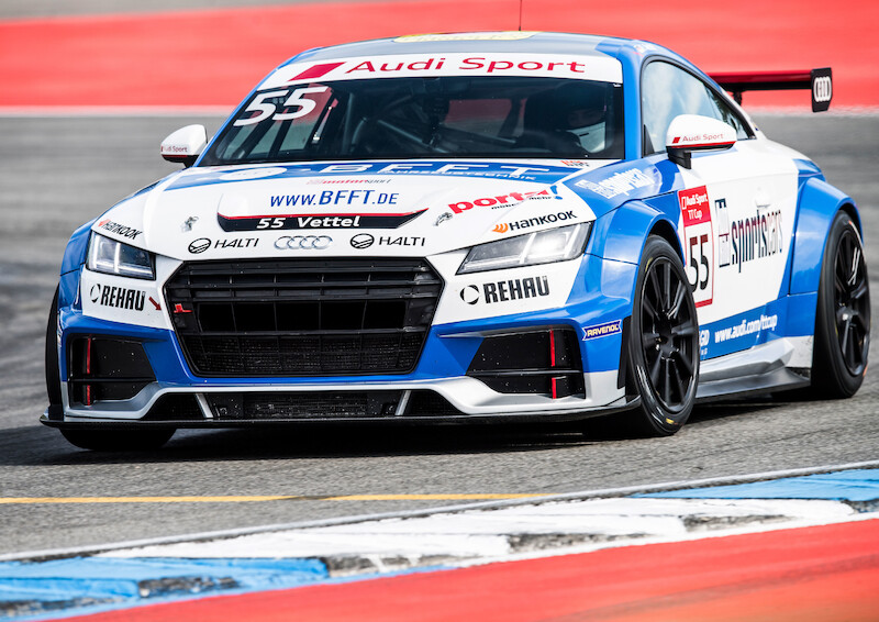 Philip Ellis zwycięża w obu wyścigach pucharu Audi Sport TT Cup