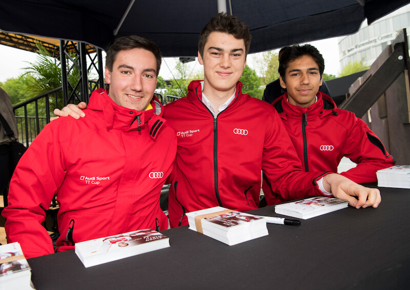 Philip Ellis zwycięża w obu wyścigach pucharu Audi Sport TT Cup