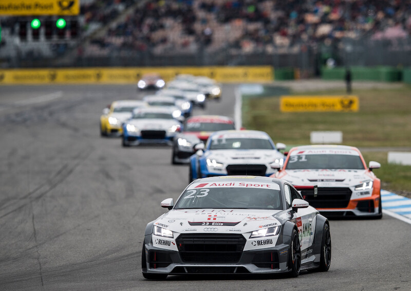 Philip Ellis zwycięża w obu wyścigach pucharu Audi Sport TT Cup