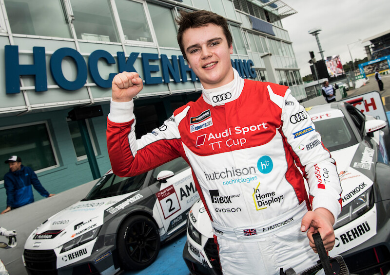 Philip Ellis zwycięża w obu wyścigach pucharu Audi Sport TT Cup