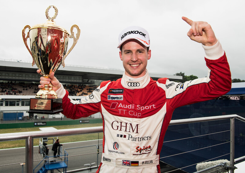 Philip Ellis zwycięża w obu wyścigach pucharu Audi Sport TT Cup