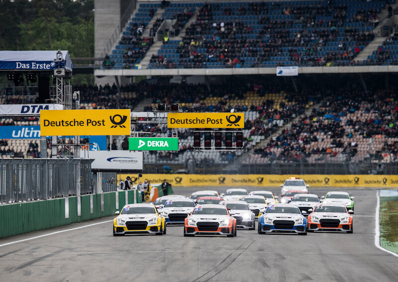 Philip Ellis zwycięża w obu wyścigach pucharu Audi Sport TT Cup