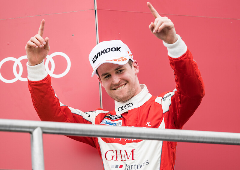 Philip Ellis zwycięża w obu wyścigach pucharu Audi Sport TT Cup