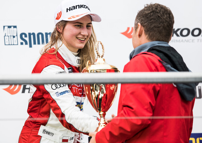 Philip Ellis zwycięża w obu wyścigach pucharu Audi Sport TT Cup