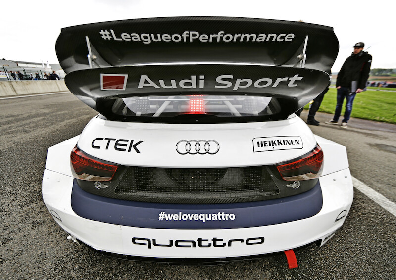 Kierowca Audi, Mattias Ekström, cały czas przewodzi stawce