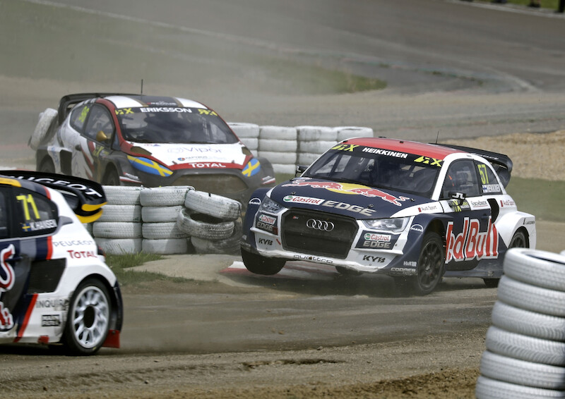 Kierowca Audi, Mattias Ekström, cały czas przewodzi stawce