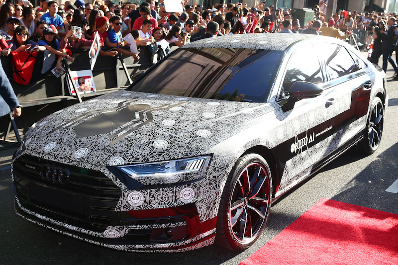 Zamaskowane Audi A8 niespodziewanym gościem premiery filmu \\