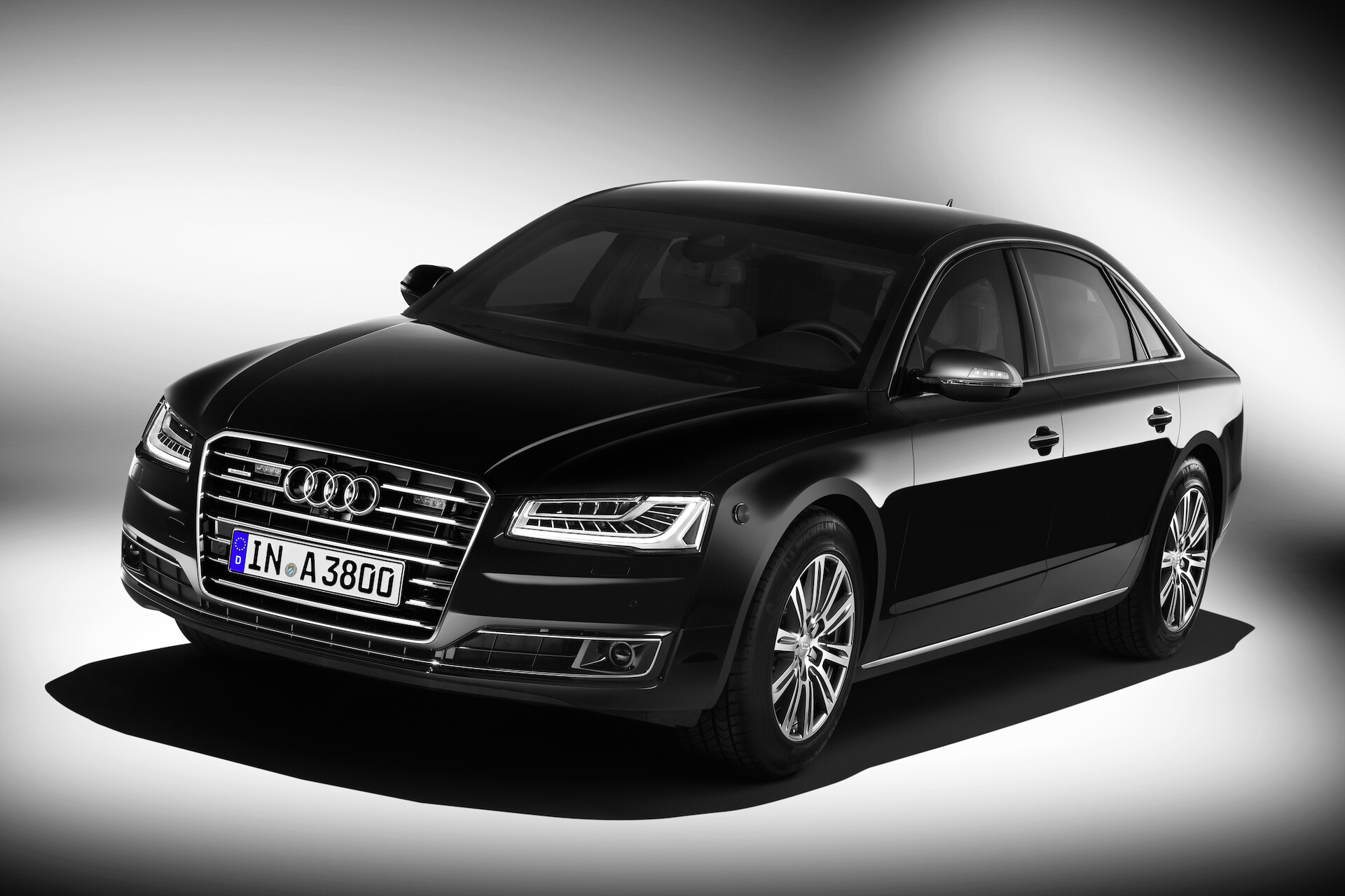Nowe Audi A8 L Security - najlepsza ochrona pasażerów