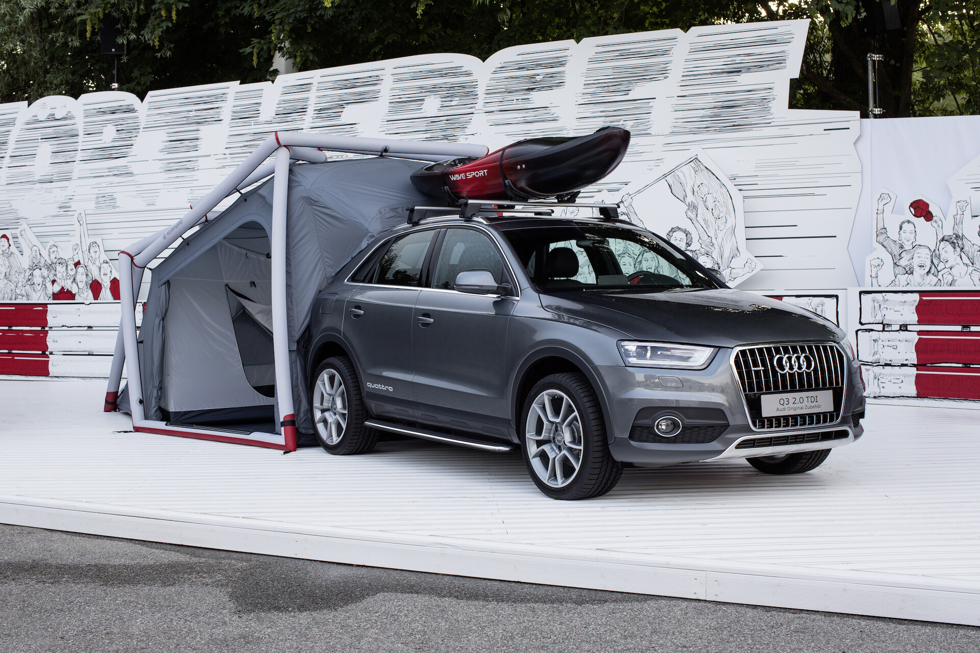 Audi Q3 z kampingowym namiotem na Wörthersee Tour 2014