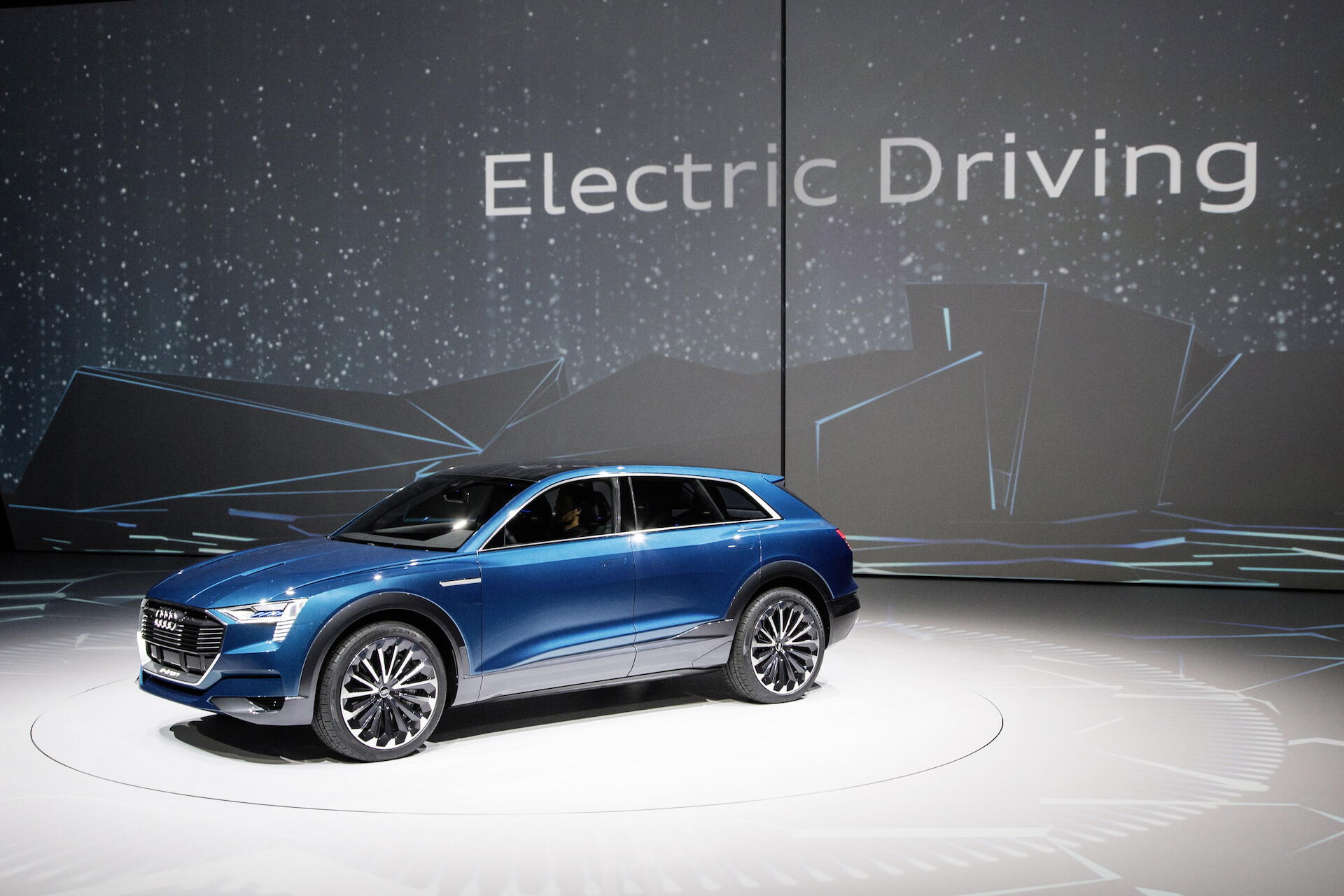 Od ultra do e-tron. Najwyższe kompetencje dotyczące napędu: Audi na Międzynarodowej Wystawie Motoryzacyjnej (IAA) 2015