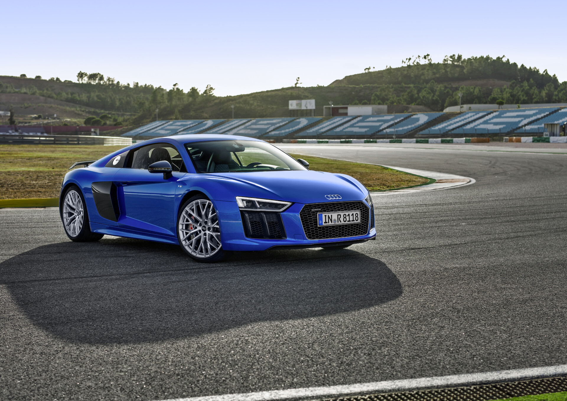 Audi R8 ogłoszone "World Performance Car 2016"