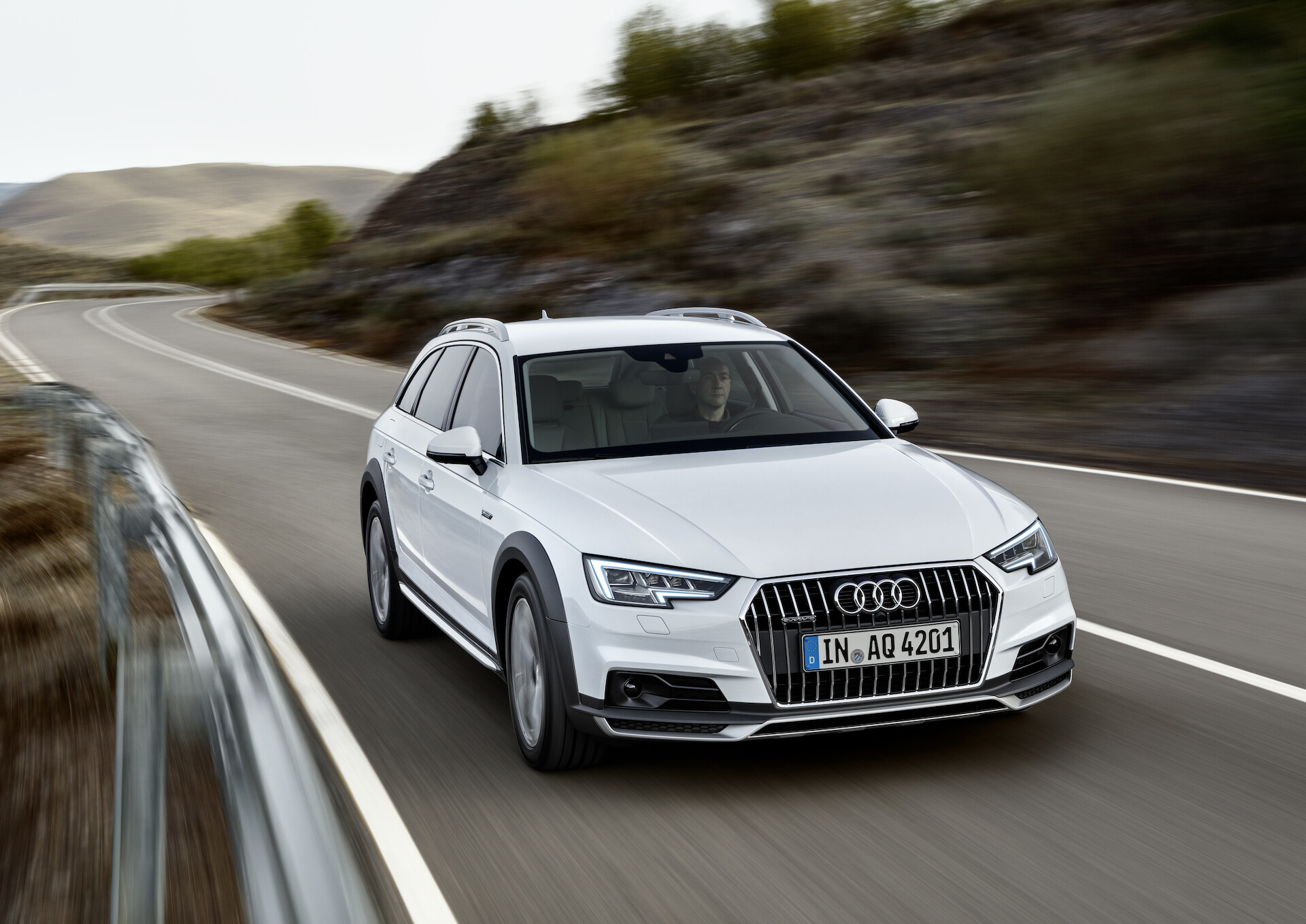 Podwójne zwycięstwo Audi w plebiscycie "Auto z napędem na cztery koła roku 2016"