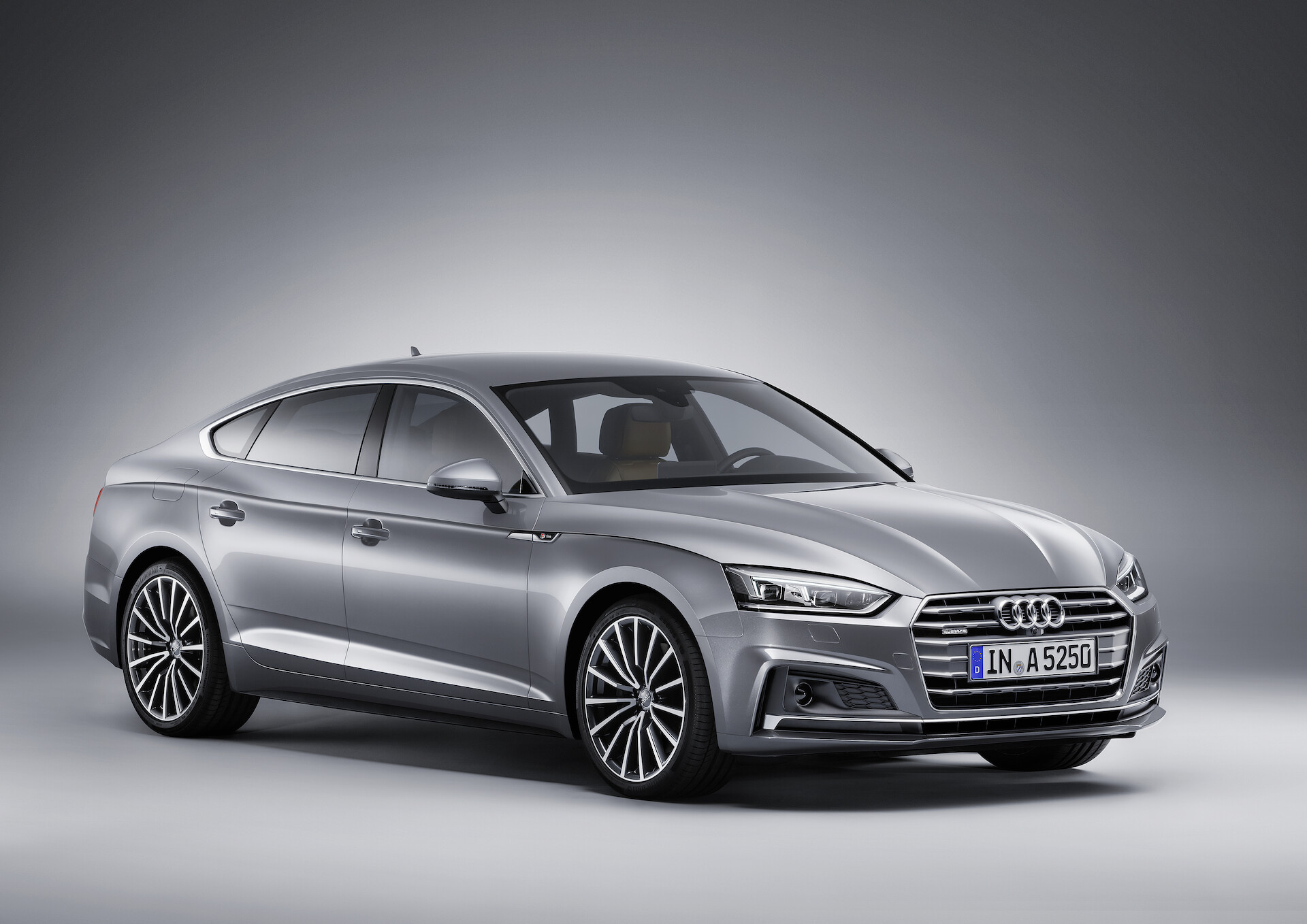Nowe Audi A5 i Audi S5 Sportback - spotkanie stylistyki z funkcjonalnością