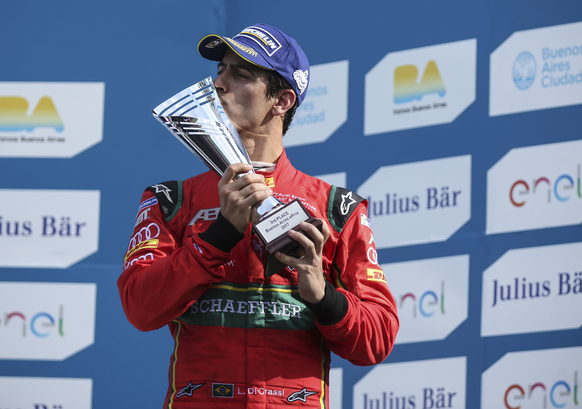 Kierowca Audi, Lucas di Grassi, na podium w Buenos Aires