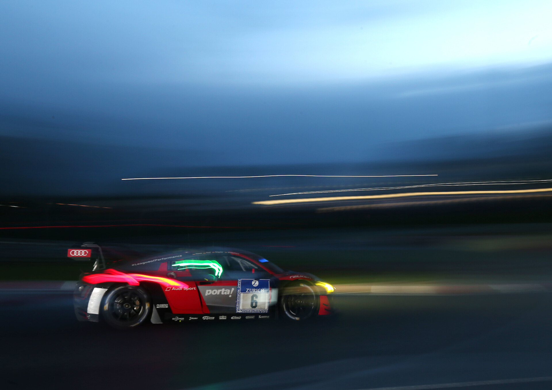 Cztery wspierane przez producenta z Ingolstadt Audi R8 LMS, w mocnej obsadzie wystartują w 24-godzinnym wyścigu na torze Nürburgring