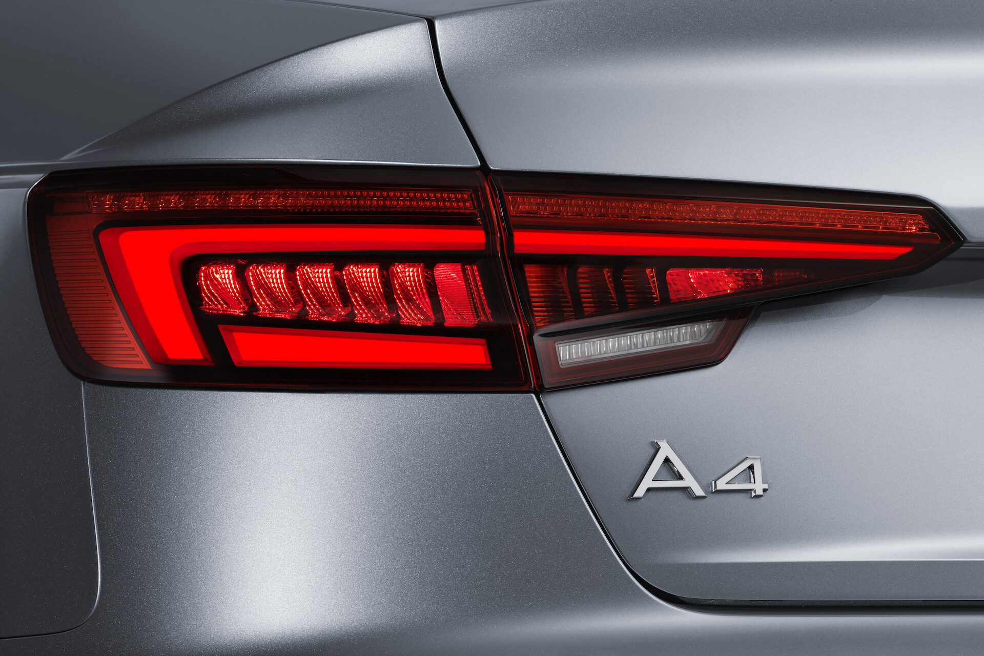 Audi A4 po raz kolejny wybrane Internetowym Samochodem Roku
