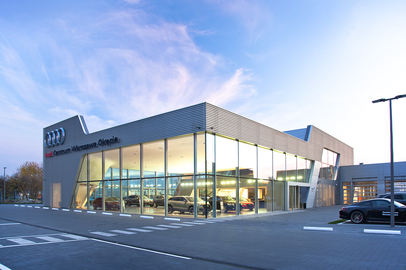 Audi Centrum Warszawa Okęcie - nowy salon czterech pierścieni
